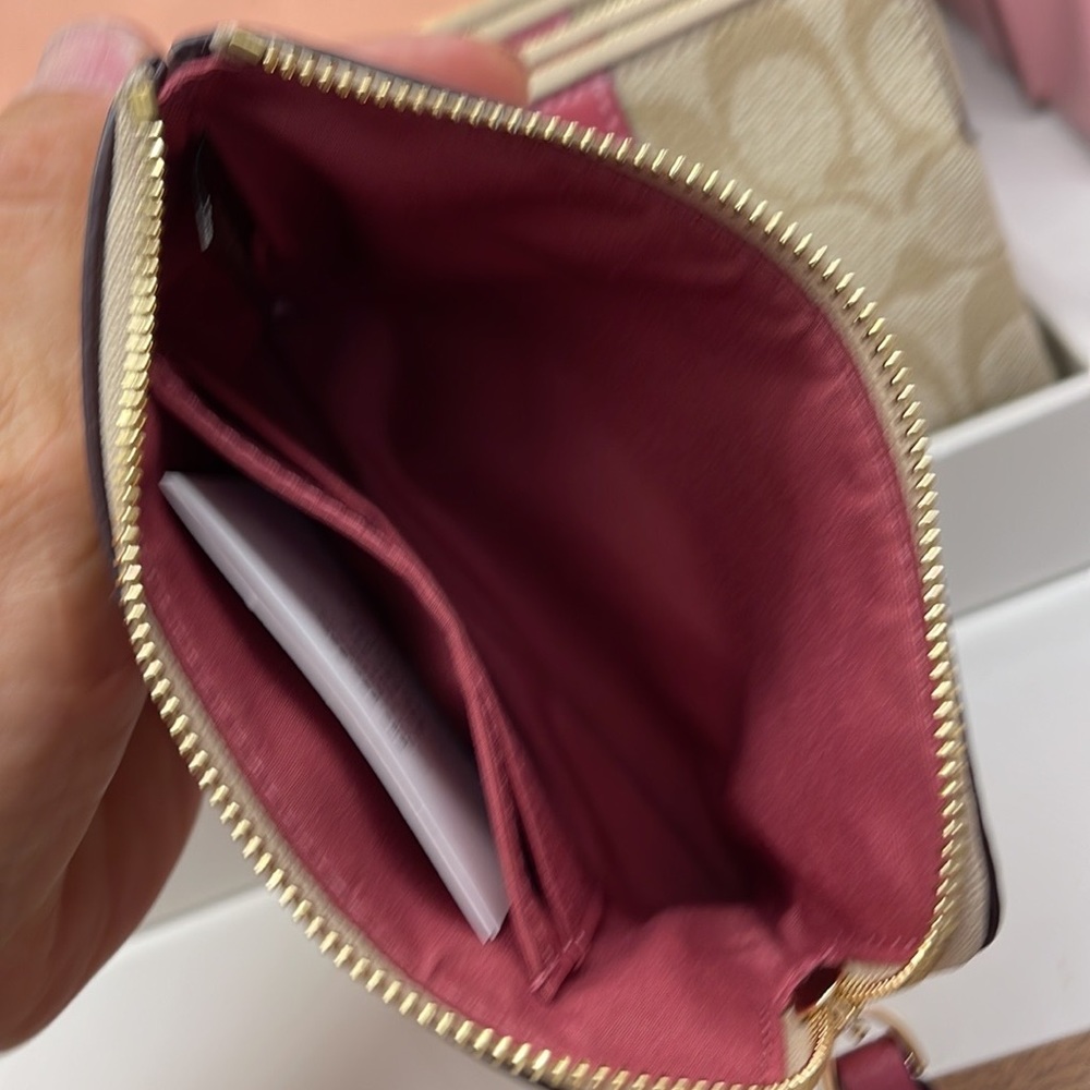 Coach Corner Zip Wristlet In Signature Canvas IM/Khaki Multi /Rouge - Picture 7 of 16